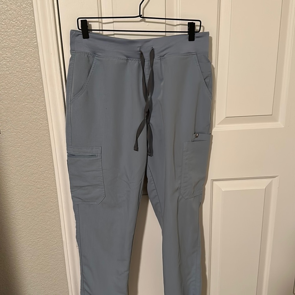 FIGS Large Yola Skinny Scrub Pants - Petite
Dusty Blue